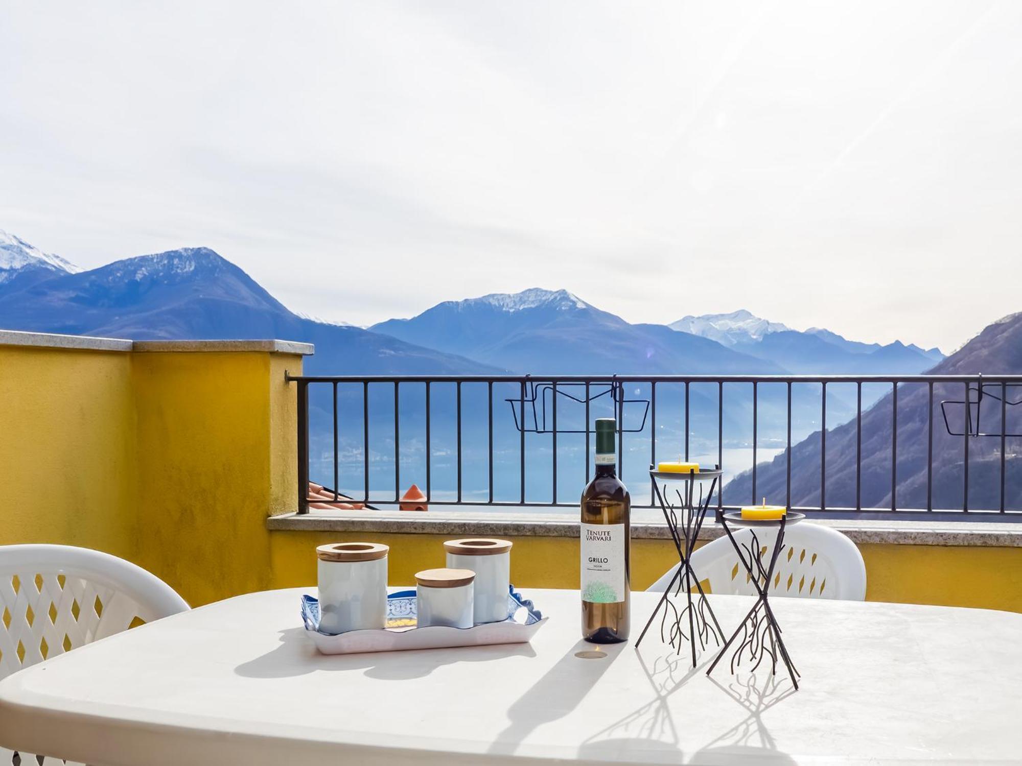 Апартаменты Rododendro House Relax Morbio Экстерьер фото